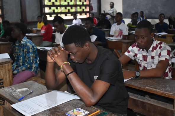 Togo - Concours national des enseignants : Les diplômés de licence en Mathématiques et Physique élig