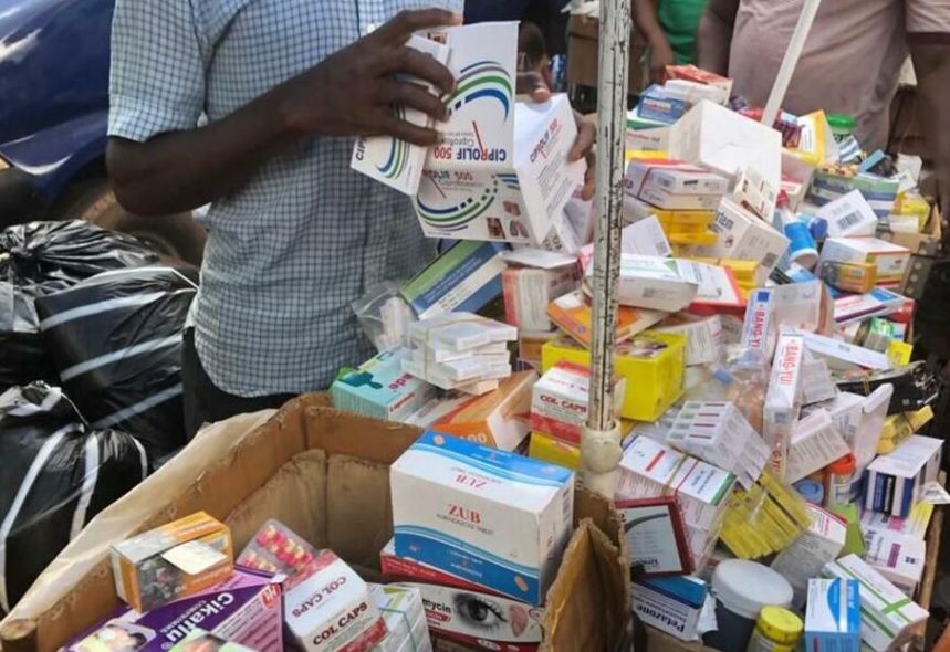 Médicaments de rue : alerte du CHU Sylvanus Olympio sur les risques d’insuffisance rénale