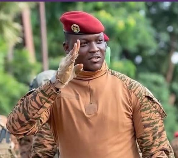 Burkina - Révision des curricula : dix nouveaux manuels scolaires pour une éducation enracinée dans 