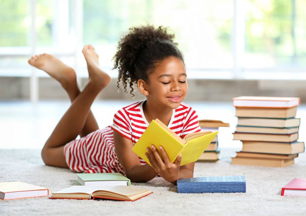 UN MOYEN SIMPLE POUR AMÉLIORER LA LECTURE AU COURS ÉLÉMENTAIRE ( CE) 
